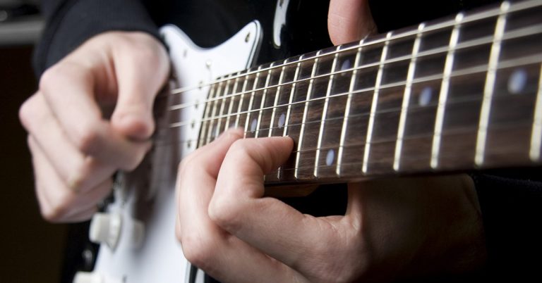 Easy Guitar Soloing